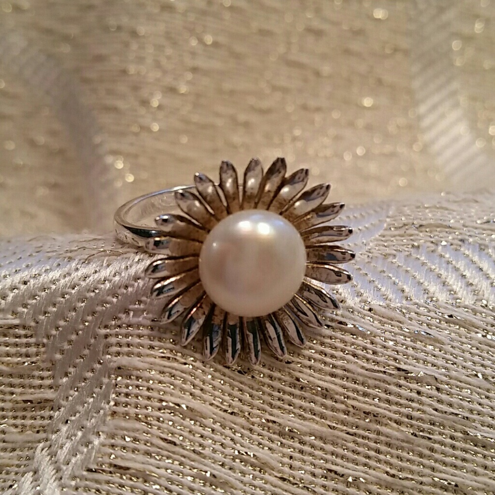 Pearl Sunburst Silver Ring - White Pearl